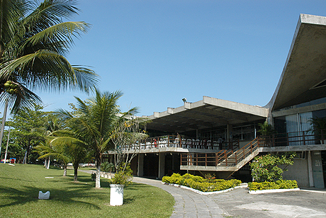 Fachada do Clube dos funcionários do BNDS na Barra da Tijuca-RJ