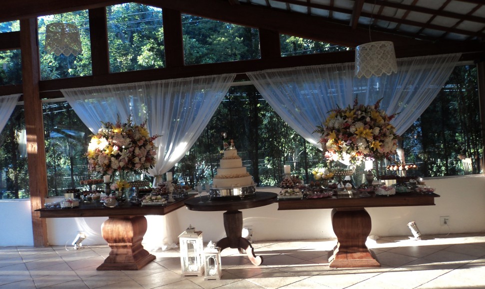 foto da decoração e mesa de bolo casamento Cristiano e Priscilla 21.2.14