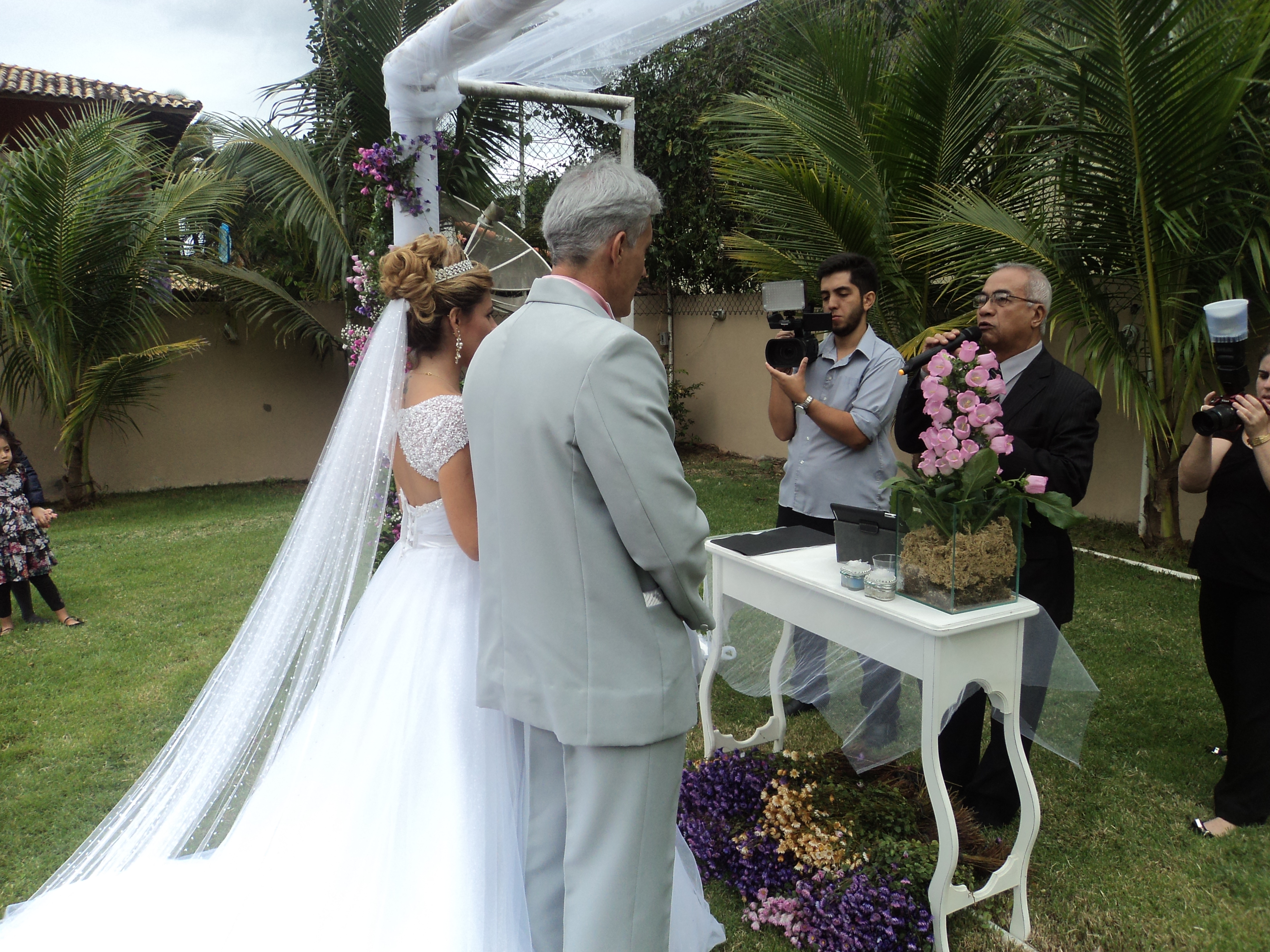 foto momento 4 da cerimônia de casamento Marcio e Danielle, 19.7.14, sitio Itaipuaçu.