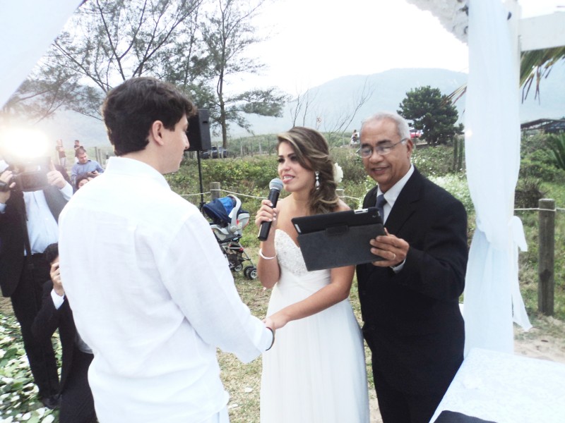 foto casamento praia Grumari,RJ, 27.9.14, Aline e Otávio, votos